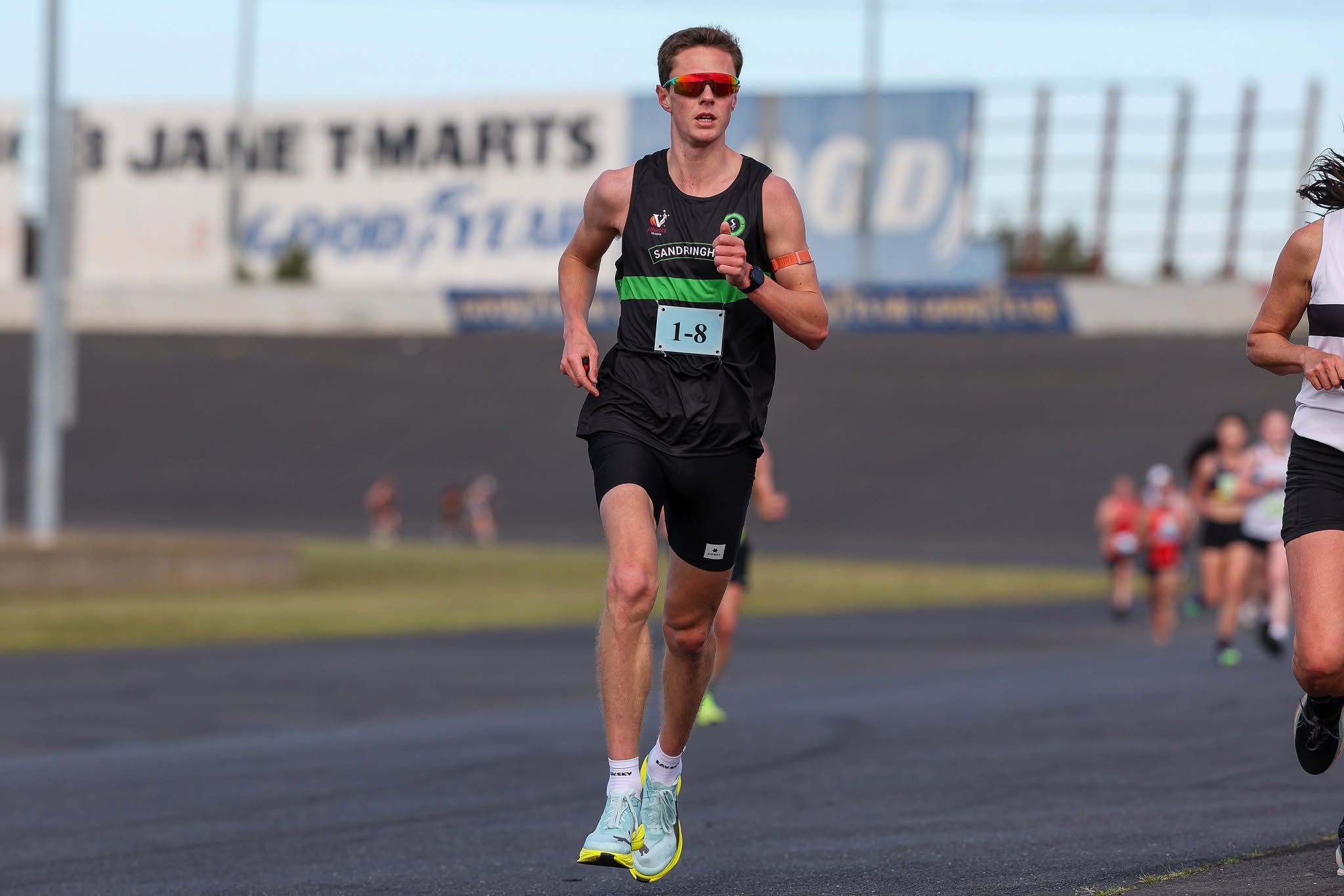 Sandy runner on the relay circuit at Calder Raceway