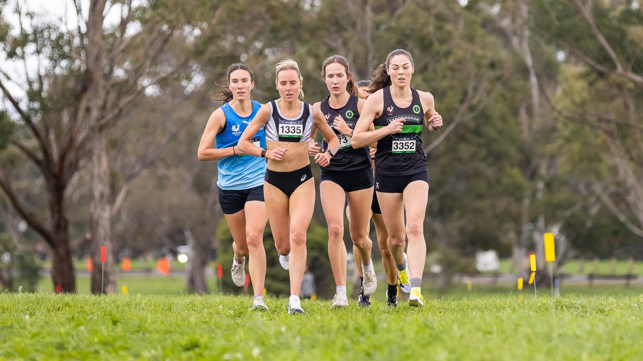The women's field early in the 10km at Bundoora, XCR Round 6