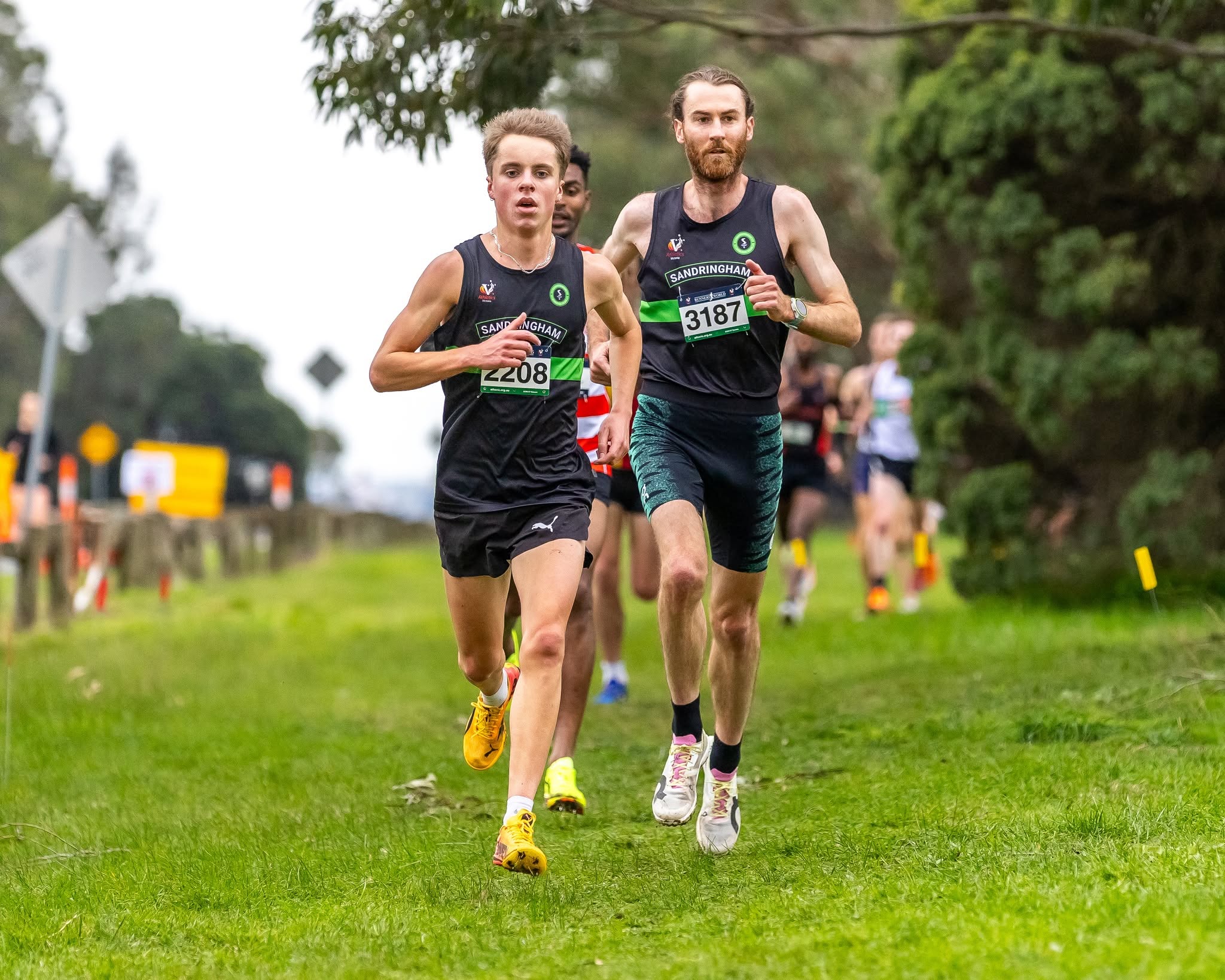 Sandy runners leading a group in the Male Open 10km at Bundoora