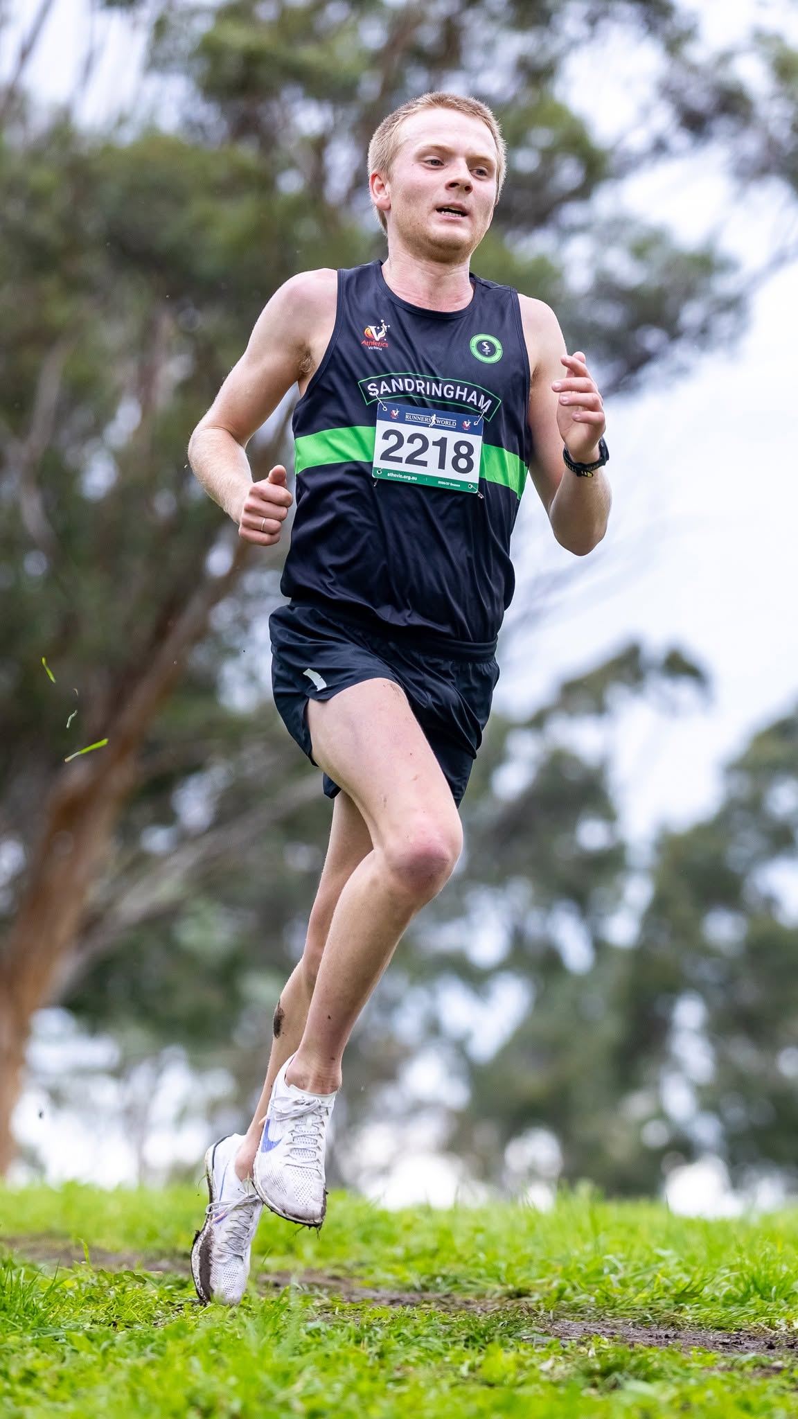 Sandy runner on the Bundoora cross country course, XCR Round 6
